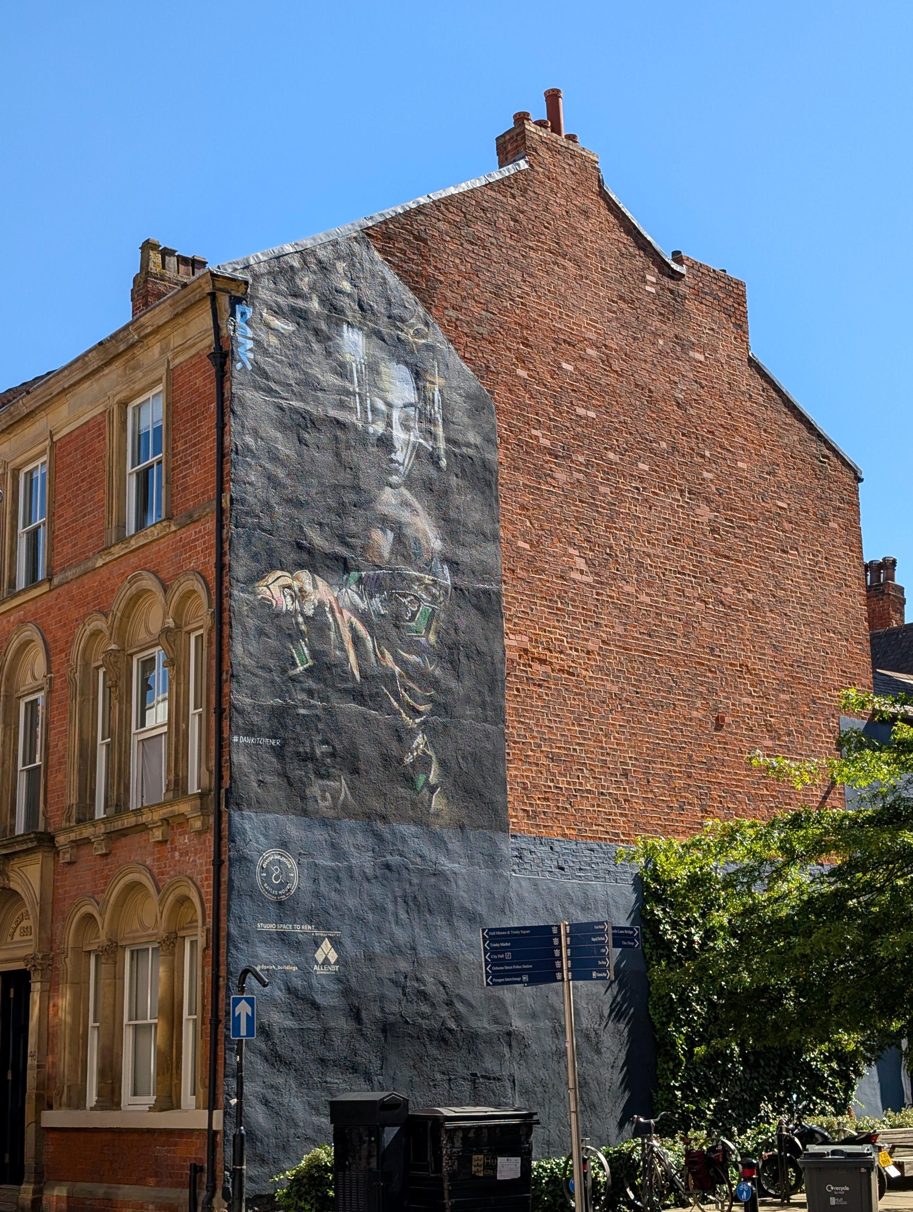 Dan Kitchener mural of a geisha in Hull's Old Town